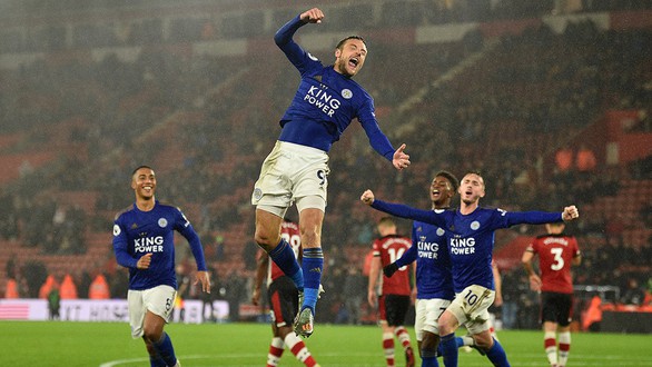 Leicester City hồi sinh từ cơn tang tóc - Ảnh 1. Leicester City hồi sinh từ cơn tang tóc - Ảnh 1.