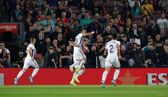 Messi trở lại đỉnh cao, Barca đè bẹp Valladolid - Ảnh 1. Messi trở lại đỉnh cao, Barca đè bẹp Valladolid - Ảnh 1.