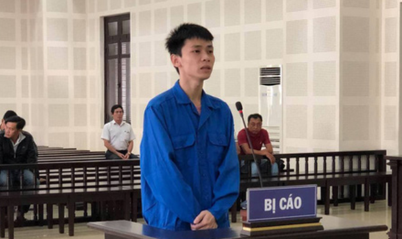 Thua độ bóng đá, cựu cán bộ công an cạy tủ, trộm hơn 1 tỉ đồng của đồng nghiệp - Ảnh 1. Thua độ bóng đá, cựu cán bộ công an cạy tủ, trộm hơn 1 tỉ đồng của đồng nghiệp - Ảnh 1.
