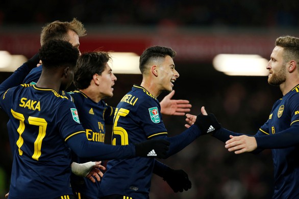 Liverpool loại Arsenal khỏi Cúp liên đoàn sau cuộc rượt đuổi tỉ số kinh điển - Ảnh 1. Liverpool loại Arsenal khỏi Cúp liên đoàn sau cuộc rượt đuổi tỉ số kinh điển - Ảnh 1.