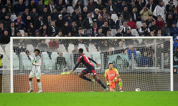 Ronaldo ghi bàn phút bù giờ, Juventus hạ Genoa và trở lại đỉnh bảng - Ảnh 2. Ronaldo ghi bàn phút bù giờ, Juventus hạ Genoa và trở lại đỉnh bảng - Ảnh 2.