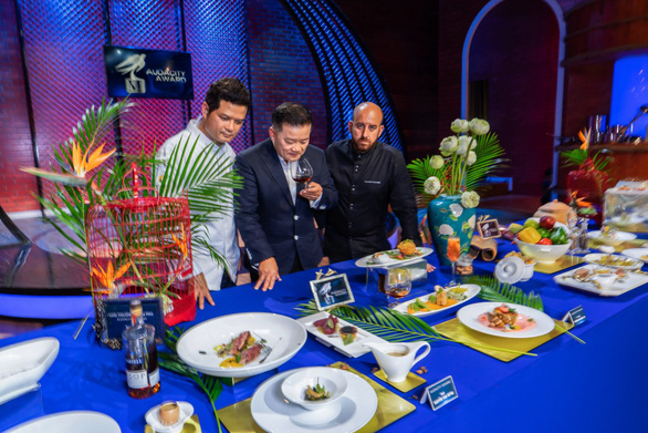 Top Chef Vietnam đưa thí sinh sang Pháp tranh giải Khám phá - Audacity Award - Ảnh 2. Top Chef Vietnam đưa thí sinh sang Pháp tranh giải Khám phá - Audacity Award - Ảnh 2.