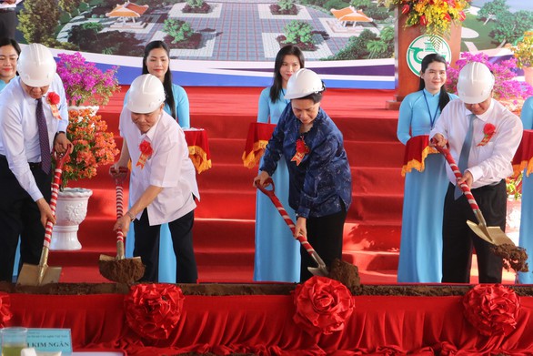 Chủ tịch Quốc hội khởi công di tích lịch sử Lộ Vòng Cung - Ảnh 1. Chủ tịch Quốc hội khởi công di tích lịch sử Lộ Vòng Cung - Ảnh 1.