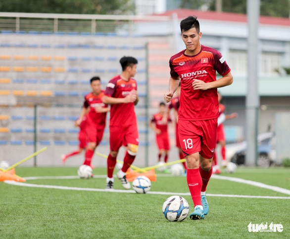 Tuyển Việt Nam được nghỉ ngơi, đàn em U22 vẫn rèn quân - Ảnh 9. Tuyển Việt Nam được nghỉ ngơi, đàn em U22 vẫn rèn quân - Ảnh 9.