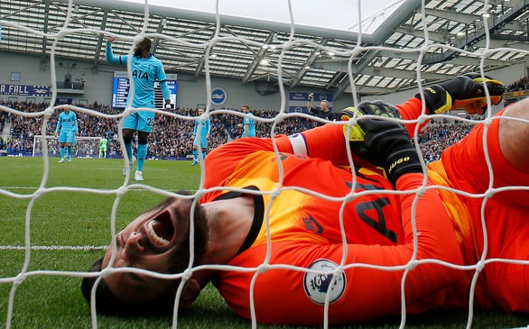 Thủ môn mắc sai lầm, Tottenham thua đậm 0-3 trước ‘đàn em’ Brighton - Ảnh 2. Thủ môn mắc sai lầm, Tottenham thua đậm 0-3 trước ‘đàn em’ Brighton - Ảnh 2.