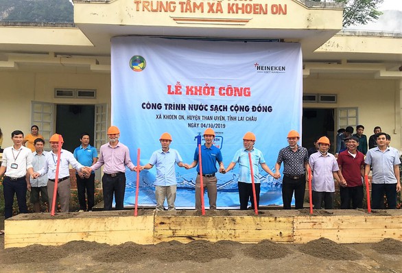 HEINEKEN Việt Nam tài trợ 300 triệu đồng xây dựngcông trình nước tại Lai Châu. - Ảnh 1. HEINEKEN Việt Nam tài trợ 300 triệu đồng xây dựngcông trình nước tại Lai Châu. - Ảnh 1.
