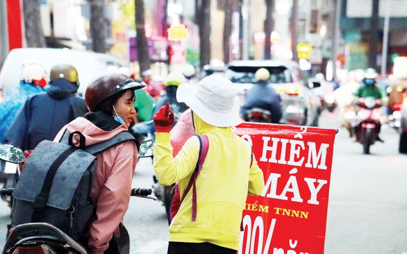 Đòi bảo hiểm, sao cứ khó như lên trời? - Ảnh 1. Đòi bảo hiểm, sao cứ khó như lên trời? - Ảnh 1.