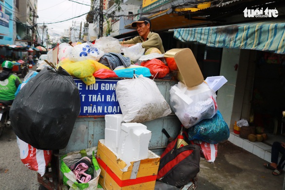 Dân hưởng ứng, nhưng vì sao phân loại rác tại nguồn vẫn ì ạch? - Ảnh 2. Dân hưởng ứng, nhưng vì sao phân loại rác tại nguồn vẫn ì ạch? - Ảnh 2.