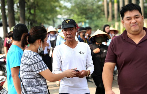 Vé “chợ đen” trận Việt Nam - Malaysia lên tới 5-6 triệu đồng/cặp - Ảnh 1. Vé “chợ đen” trận Việt Nam - Malaysia lên tới 5-6 triệu đồng/cặp - Ảnh 1.