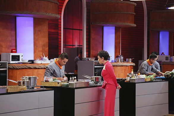 Việt Hương hóa mẹ kế, bắt thí sinh Top Chef lựa đậu - Ảnh 5. Việt Hương hóa mẹ kế, bắt thí sinh Top Chef lựa đậu - Ảnh 5.