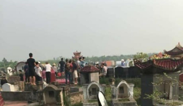 Giết bạn tình giấu ở nghĩa trang rồi đi uống thuốc diệt cỏ? - Ảnh 1. Giết bạn tình giấu ở nghĩa trang rồi đi uống thuốc diệt cỏ? - Ảnh 1.