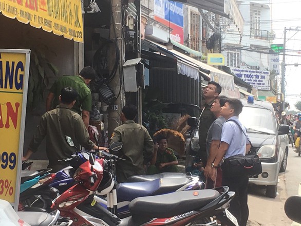 Bình Dương: Tiệm vàng trình báo bị trộm hơn 200 lượng vàng - Ảnh 2. Bình Dương: Tiệm vàng trình báo bị trộm hơn 200 lượng vàng - Ảnh 2.
