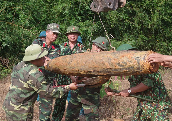 Xử lý thành công quả bom nặng 226kg ở Quảng Bình - Ảnh 1. Xử lý thành công quả bom nặng 226kg ở Quảng Bình - Ảnh 1.