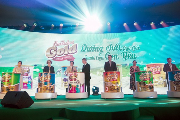 Sữa bò Jersey hạnh phúc, ăn cỏ sông băng về Việt Nam - Ảnh 3. Sữa bò Jersey hạnh phúc, ăn cỏ sông băng về Việt Nam - Ảnh 3.