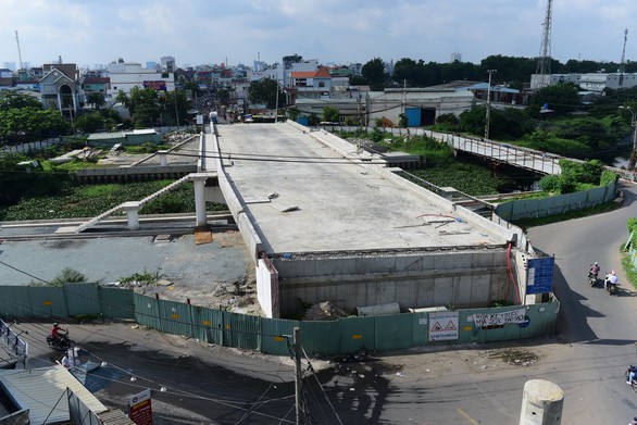 Dừng đầu tư BOT cầu Tân Kỳ Tân Quý, chuyển sang sử dụng vốn công - Ảnh 1. Dừng đầu tư BOT cầu Tân Kỳ Tân Quý, chuyển sang sử dụng vốn công - Ảnh 1.