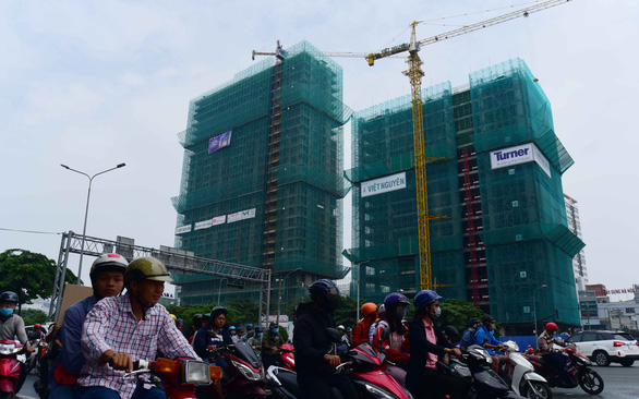 Bất động sản TP.HCM: người dân khó có nhà hơn - Ảnh 1. Bất động sản TP.HCM: người dân khó có nhà hơn - Ảnh 1.
