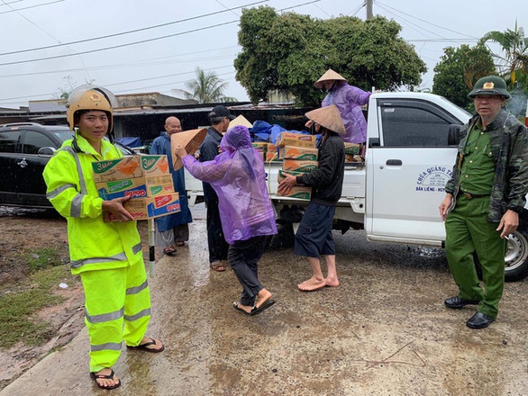 Lũ chia cắt nhiều vùng ở Đắk Lắk, Phú Yên - Ảnh 3. Lũ chia cắt nhiều vùng ở Đắk Lắk, Phú Yên - Ảnh 3.