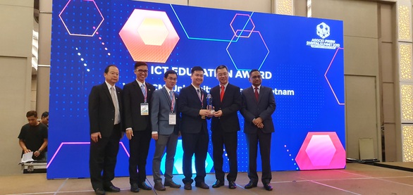 Trường duy nhất của Việt Nam đạt giải thưởng công nghệ thông tin uy tín - Ảnh 1. Trường duy nhất của Việt Nam đạt giải thưởng công nghệ thông tin uy tín - Ảnh 1.