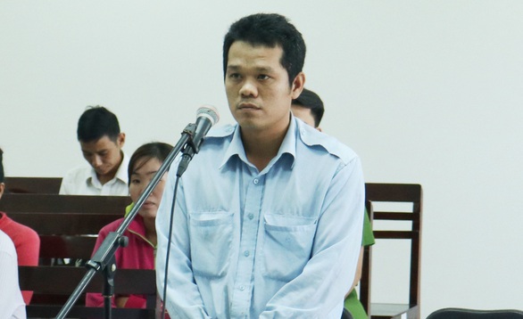 Cố ôm vôlăng trong cơn buồn ngủ, tài xế gây chết người lãnh án tù - Ảnh 1. Cố ôm vôlăng trong cơn buồn ngủ, tài xế gây chết người lãnh án tù - Ảnh 1.
