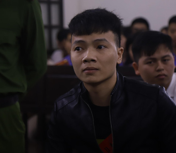 Khá Bảnh và 5 đồng phạm hầu tòa - Ảnh 1. Khá Bảnh và 5 đồng phạm hầu tòa - Ảnh 1.
