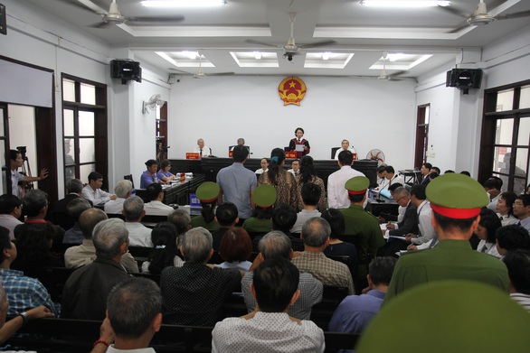 Xử vụ án trốn thuế của vợ chồng luật sư Trần Vũ Hải: luật sư phàn nàn bị tòa gây khó khăn - Ảnh 1. Xử vụ án trốn thuế của vợ chồng luật sư Trần Vũ Hải: luật sư phàn nàn bị tòa gây khó khăn - Ảnh 1.