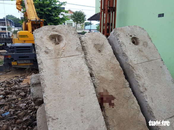 Đang ép cọc, một công nhân bị khối bêtông đổ đè chết tại chỗ - Ảnh 2. Đang ép cọc, một công nhân bị khối bêtông đổ đè chết tại chỗ - Ảnh 2.