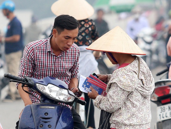 Vé chợ đen trận Việt Nam - Thái Lan 7 triệu đồng/cặp - Ảnh 1. Vé chợ đen trận Việt Nam - Thái Lan 7 triệu đồng/cặp - Ảnh 1.