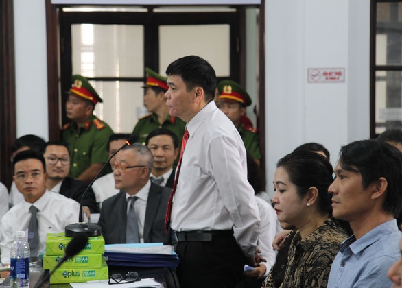 Xử vụ án trốn thuế của vợ chồng luật sư Trần Vũ Hải: luật sư phàn nàn bị tòa gây khó khăn - Ảnh 2. Xử vụ án trốn thuế của vợ chồng luật sư Trần Vũ Hải: luật sư phàn nàn bị tòa gây khó khăn - Ảnh 2.
