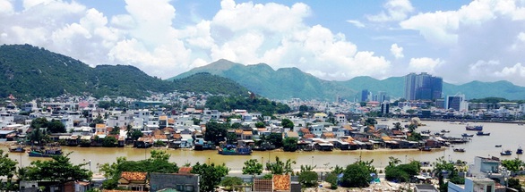 Dân thoát nạn sống treo suốt 15 năm ở cồn Nhất Trí bên biển Nha Trang - Ảnh 1. Dân thoát nạn sống treo suốt 15 năm ở cồn Nhất Trí bên biển Nha Trang - Ảnh 1.