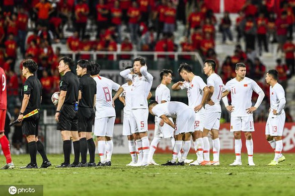 CĐV Trung Quốc: Thay Lippi cũng chẳng khác gì, phải thay hết đội tuyển thì may ra - Ảnh 1. CĐV Trung Quốc: Thay Lippi cũng chẳng khác gì, phải thay hết đội tuyển thì may ra - Ảnh 1.