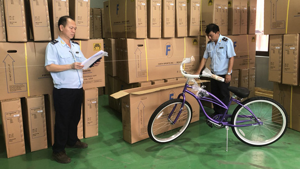 Hàng giả mạo xuất xứ Việt Nam: Tổn hại cho quốc gia, doanh nghiệp - Ảnh 1. Hàng giả mạo xuất xứ Việt Nam: Tổn hại cho quốc gia, doanh nghiệp - Ảnh 1.