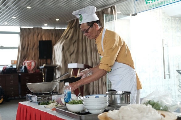 Phở ngon phải đánh thức con tì, con vị - Ảnh 2. Phở ngon phải đánh thức con tì, con vị - Ảnh 2.