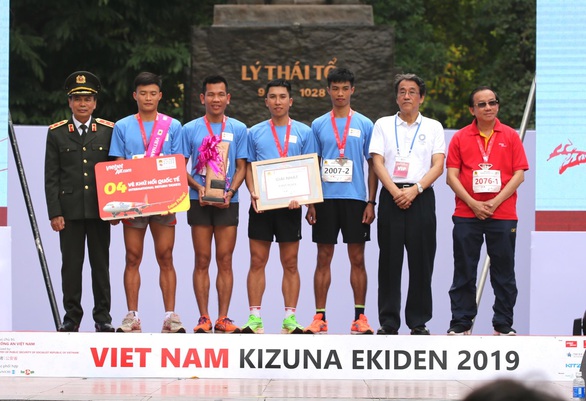 Giải chạy Kizuna Ekiden 2019: Ngày hội thể thao gắn kết tình hữu nghị - Ảnh 1. Giải chạy Kizuna Ekiden 2019: Ngày hội thể thao gắn kết tình hữu nghị - Ảnh 1.