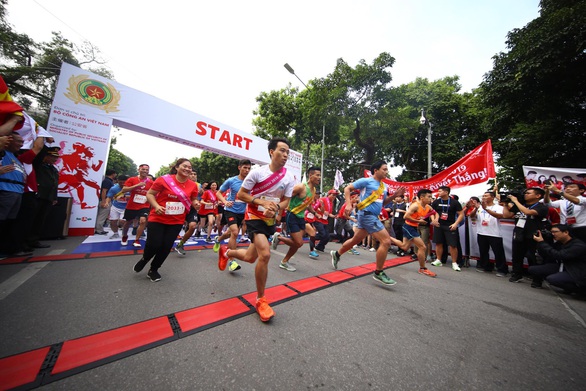 Giải chạy Kizuna Ekiden 2019: Ngày hội thể thao gắn kết tình hữu nghị - Ảnh 27. Giải chạy Kizuna Ekiden 2019: Ngày hội thể thao gắn kết tình hữu nghị - Ảnh 27.