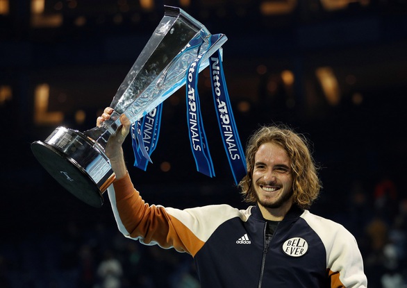 Hạ Dominic Thiem, Tsitsipas trở thành tay vợt trẻ nhất vô địch ATP Finals từ năm 2001 - Ảnh 1. Hạ Dominic Thiem, Tsitsipas trở thành tay vợt trẻ nhất vô địch ATP Finals từ năm 2001 - Ảnh 1.