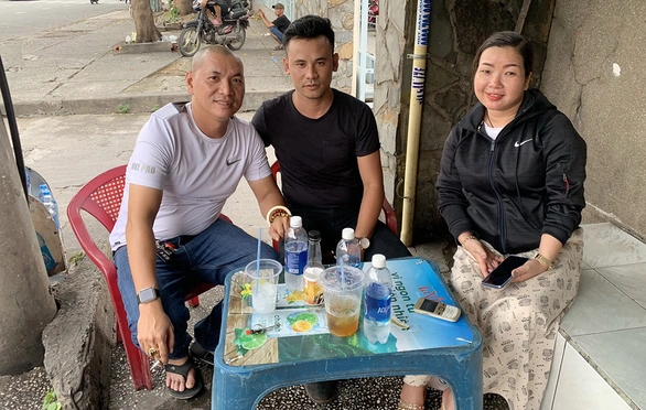 Chuyến xe 0 đồng cho bệnh nhân nghèo: thà chở nhầm chứ không để sót - Ảnh 2. Chuyến xe 0 đồng cho bệnh nhân nghèo: thà chở nhầm chứ không để sót - Ảnh 2.
