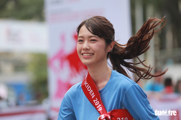 Cuộc đua Kizuna Ekiden của tình bằng hữu, vì an toàn giao thông - Ảnh 3. Cuộc đua Kizuna Ekiden của tình bằng hữu, vì an toàn giao thông - Ảnh 3.