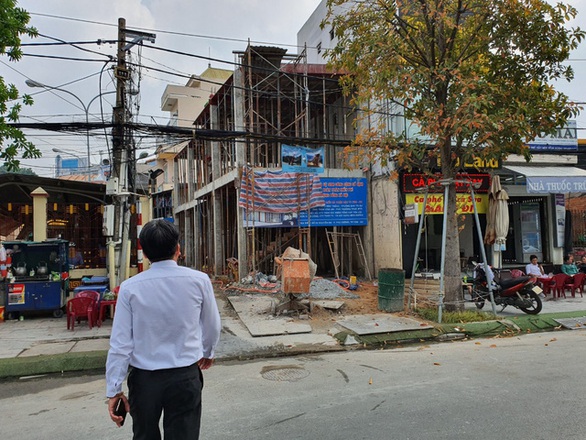 Vì sao đập bỏ nhà vệ sinh 1,6 tỉ đồng sau 1 năm hoạt động để xây mới? - Ảnh 2. Vì sao đập bỏ nhà vệ sinh 1,6 tỉ đồng sau 1 năm hoạt động để xây mới? - Ảnh 2.