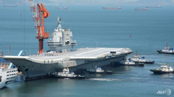 Tàu sân bay nội địa Trung Quốc vào Biển Đông tập trận - Ảnh 1. Tàu sân bay nội địa Trung Quốc vào Biển Đông tập trận - Ảnh 1.