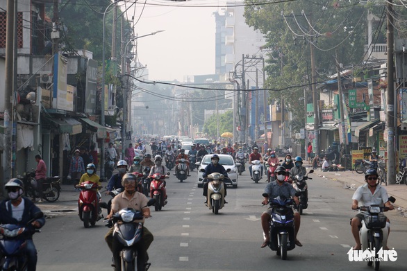 Sương mù bao phủ TP.HCM, các tòa nhà cao tầng biến mất - Ảnh 5. Sương mù bao phủ TP.HCM, các tòa nhà cao tầng biến mất - Ảnh 5.