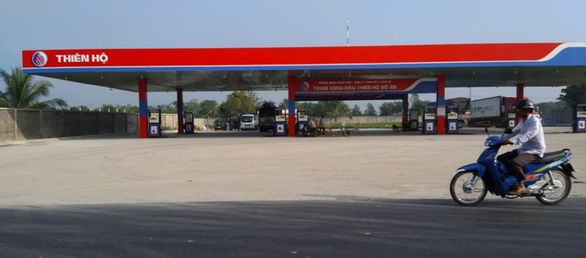 Chủ cây xăng bị phạt gần 50 triệu đồng vì tự ý đấu nối đường vào quốc lộ - Ảnh 1. Chủ cây xăng bị phạt gần 50 triệu đồng vì tự ý đấu nối đường vào quốc lộ - Ảnh 1.