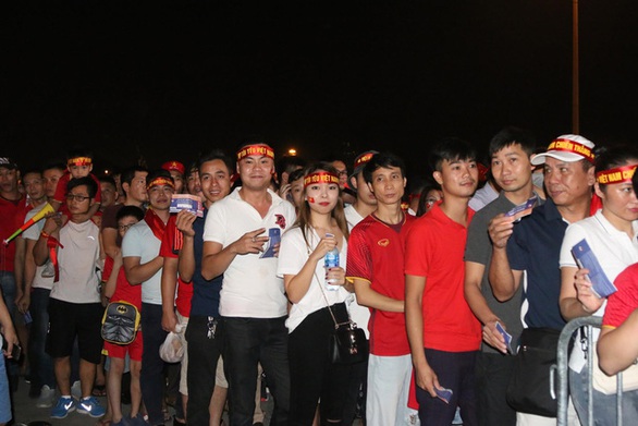 Phát hiện hơn 1.000 vé giả trận Việt Nam- Thái Lan - Ảnh 1. Phát hiện hơn 1.000 vé giả trận Việt Nam- Thái Lan - Ảnh 1.
