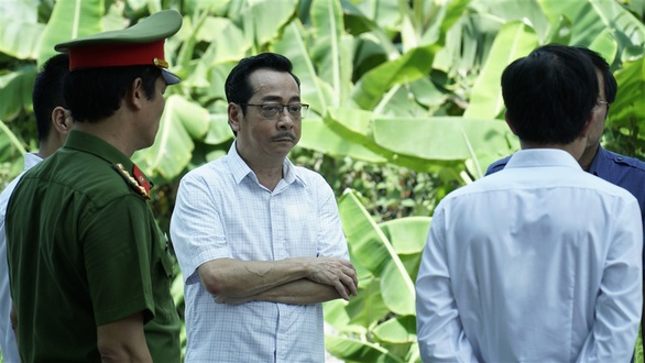 Từ bao tải tiền giấu trong bồn nước phim Sinh tử, nghĩ đến hàng triệu đôla cất ngoài bancông - Ảnh 1. Từ bao tải tiền giấu trong bồn nước phim Sinh tử, nghĩ đến hàng triệu đôla cất ngoài bancông - Ảnh 1.