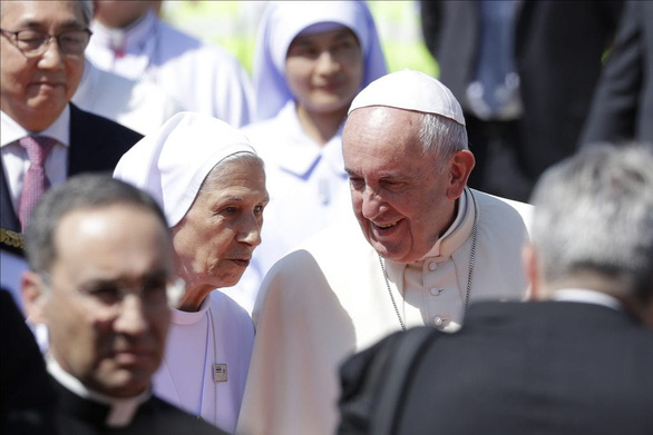 Giáo hoàng có em gái làm phiên dịch khi thăm Thái Lan - Ảnh 1.