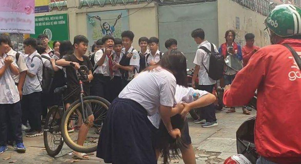 TP.HCM chấn chỉnh nạn học sinh đánh nhau: Phải có quy tắc ứng xử tại các trường - Ảnh 1. TP.HCM chấn chỉnh nạn học sinh đánh nhau: Phải có quy tắc ứng xử tại các trường - Ảnh 1.