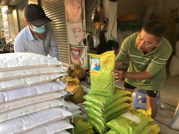 Gạo ST25 ngon nhất thế giới cháy hàng - Ảnh 1. Gạo ST25 ngon nhất thế giới cháy hàng - Ảnh 1.