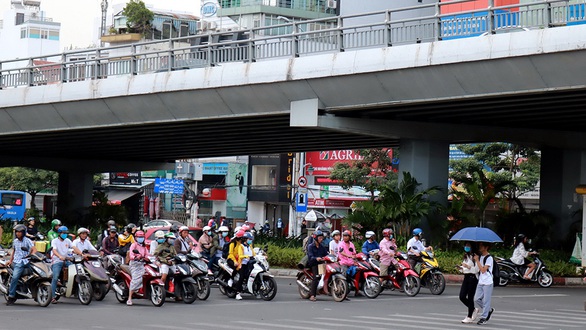 Nối dài những chuyến xe văn minh - Ảnh 1. Nối dài những chuyến xe văn minh - Ảnh 1.
