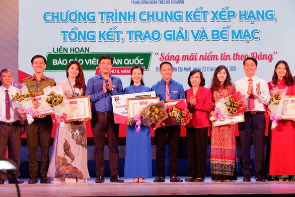 Tỉnh táo để like đúng và share chuẩn - Ảnh 1. Tỉnh táo để like đúng và share chuẩn - Ảnh 1.