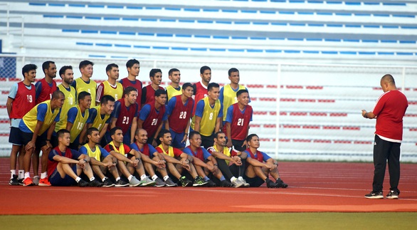 Thầy trò ông Park bất ngờ chạm trán đội tuyển... vua áo đen SEA Games 2019 - Ảnh 3. Thầy trò ông Park bất ngờ chạm trán đội tuyển... vua áo đen SEA Games 2019 - Ảnh 3.
