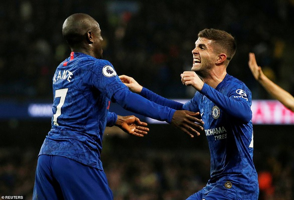 Man City thắng ngược nghẹt thở Chelsea tại Etihad - Ảnh 1. Man City thắng ngược nghẹt thở Chelsea tại Etihad - Ảnh 1.